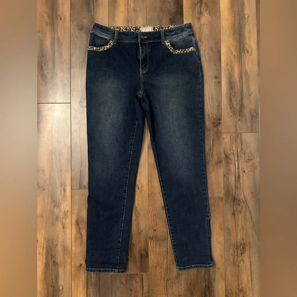 Chico’s Leopard Trim Ankle Jeans Sz 0 Dark Wash Stretch Denim Animal Print - Picture 3 of 8